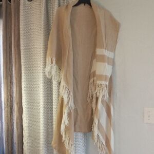 Source Unknown Tan and Cream Poncho